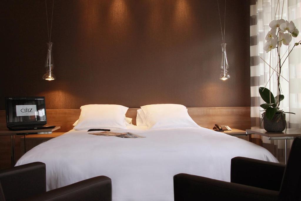 Standard Single Room,65652745:JPEG